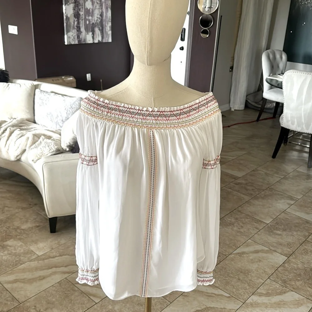 WHITE HOUSE BLACK MARKET‎ OFF SHOULDER BLOUSE